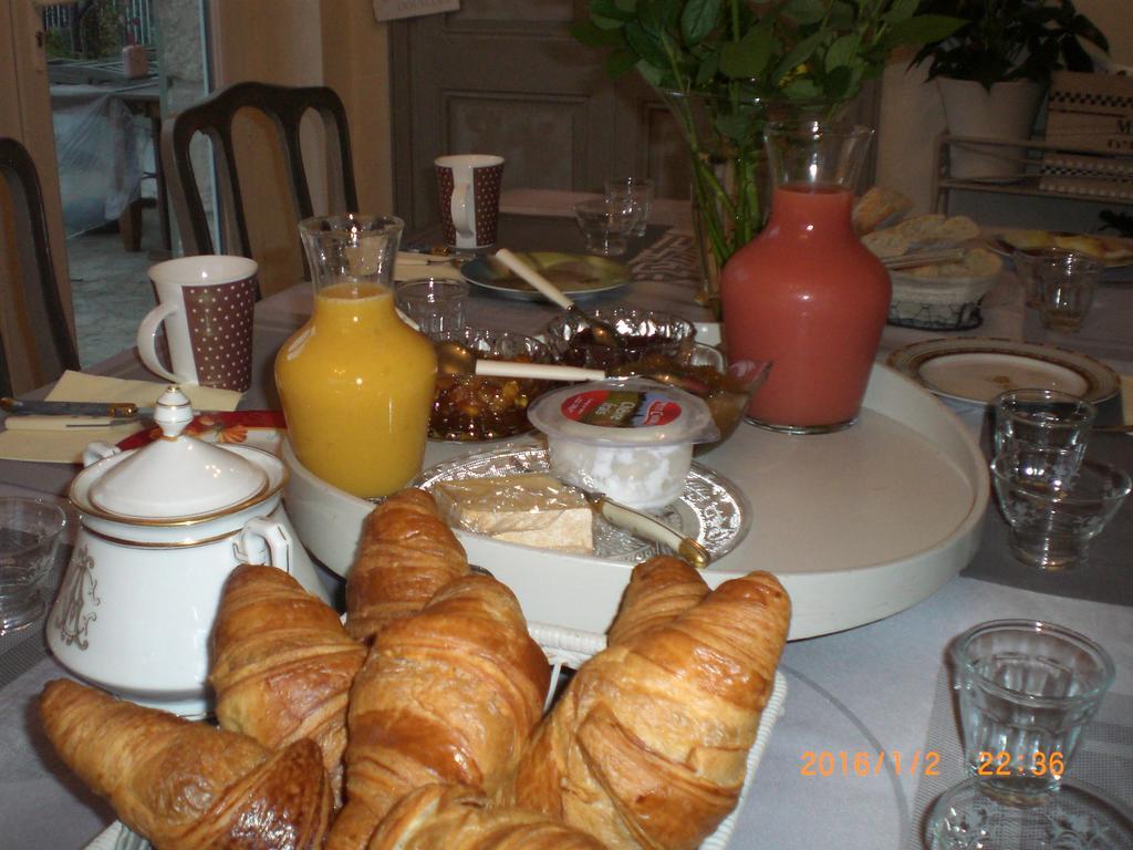 Chambres D'Hotes Le Clos Des Senteurs Малемор Екстериор снимка